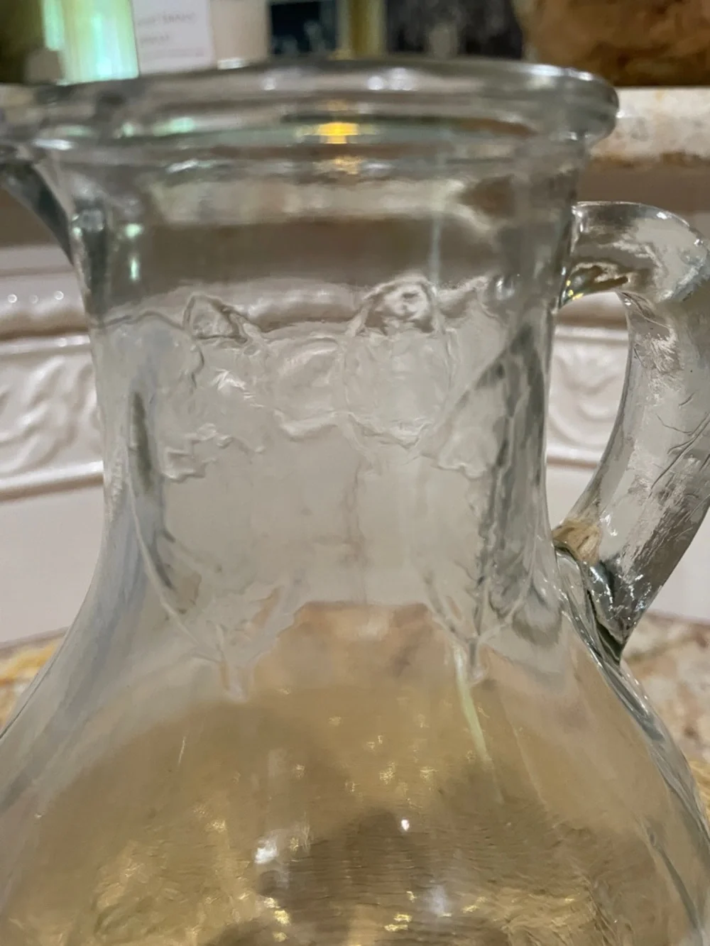 White House Vinegar Clear Glass Pitcher with Handle - Classic Beverage Server